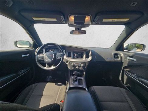 Used 2022 Dodge Charger SXT RWD image 17