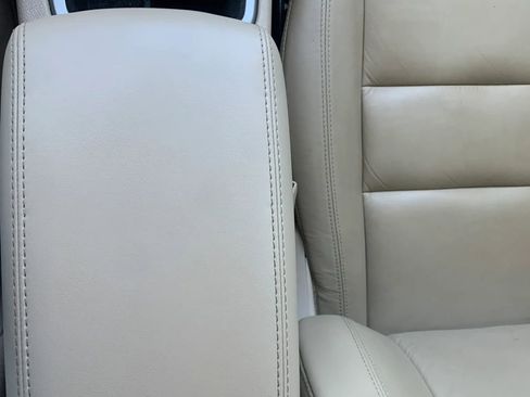 Used 2019 Jeep Grand Cherokee Limited image 30