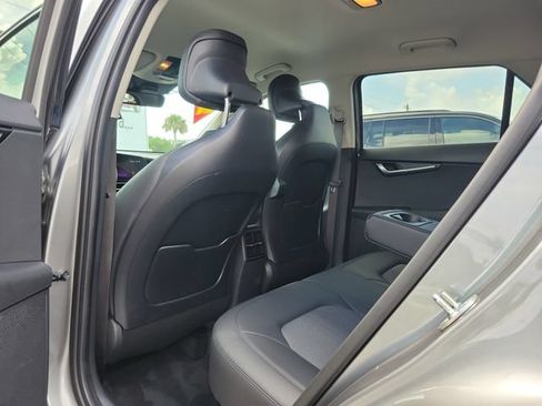 Used 2025 Kia Niro EX FWD image 11