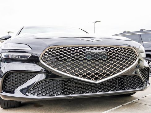 Used 2022 Genesis G70 2.0T image 7