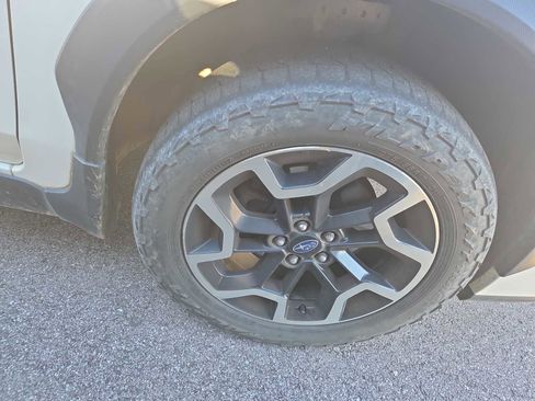 Used 2017 Subaru Crosstrek 2.0i Limited image 2