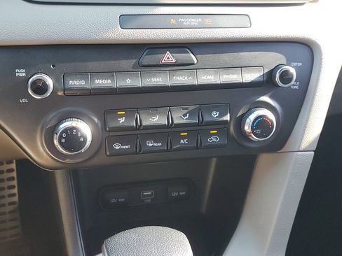 Used 2020 Kia Sportage S FWD image 29