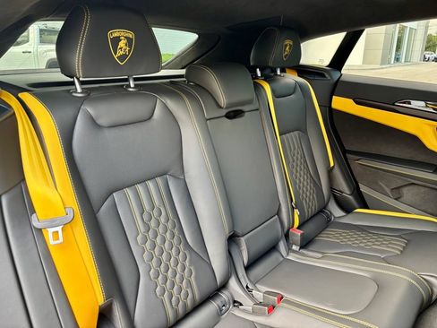 Used 2025 Lamborghini Urus S AWD/4WD image 27