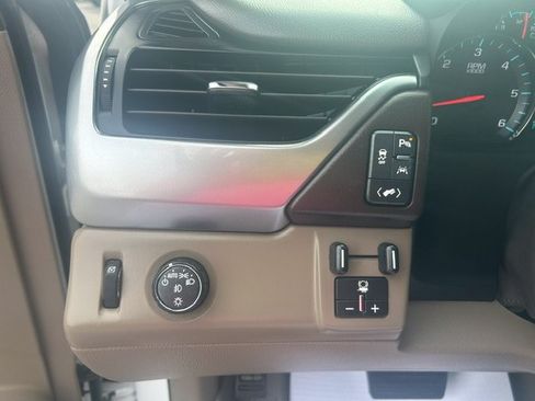 Used 2020 Chevrolet Tahoe LT w/ Luxury Package RWD image 23