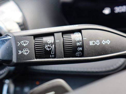 Used 2025 Chevrolet Equinox LT image 25