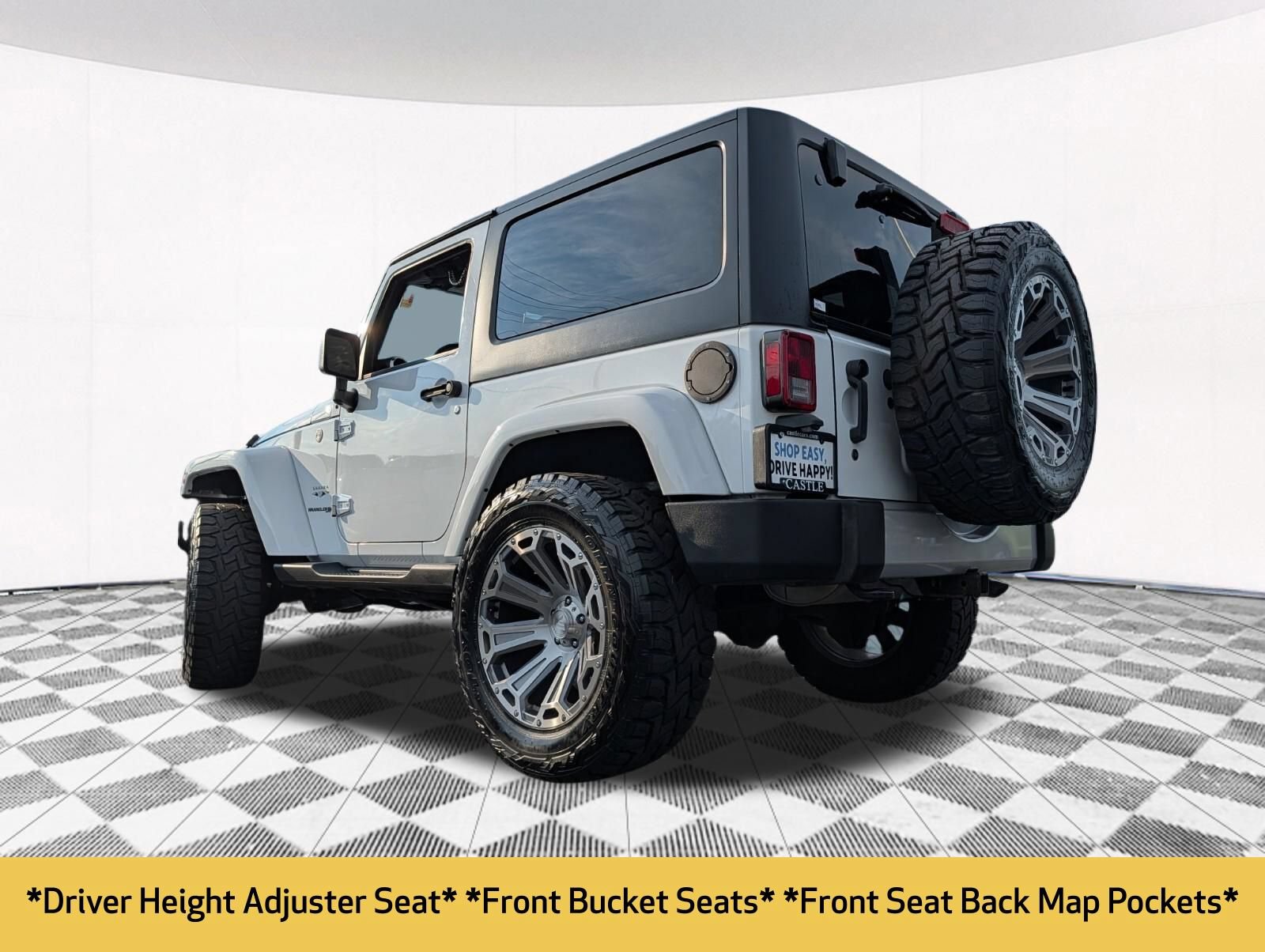 Used 2018 Jeep Wrangler Sahara w/ Connectivity Group AWD/4WD image 11