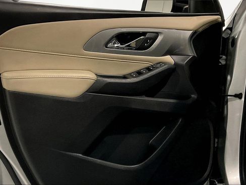 Used 2022 Chevrolet Traverse LS image 21