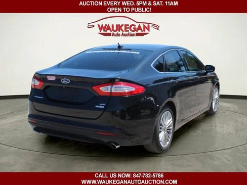 Used 2015 Ford Fusion SE w/ Equipment Group 202A FWD image 5
