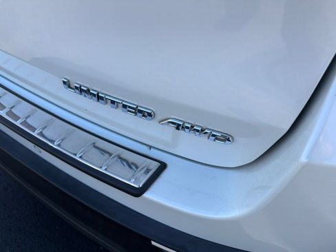 Used 2019 Toyota Highlander Limited Platinum AWD/4WD image 9