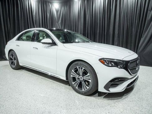 New 2026 Mercedes-Benz E 350 4MATIC Sedan image 3