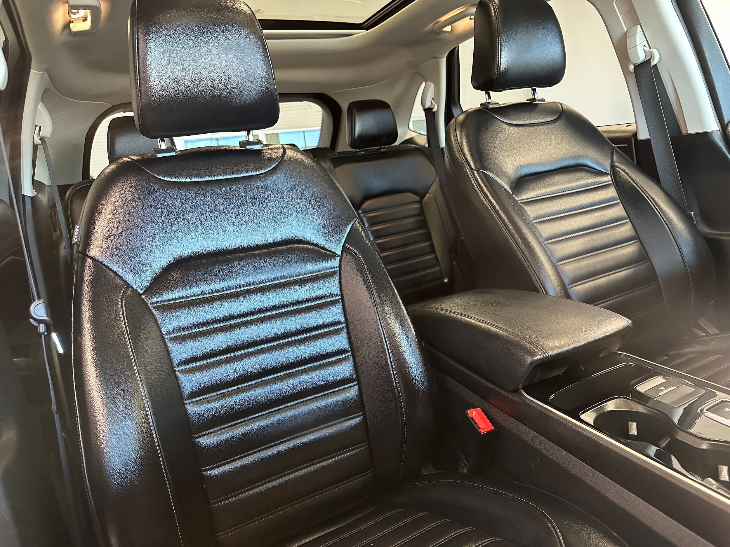 Used 2020 Ford Edge SEL AWD/4WD image 16