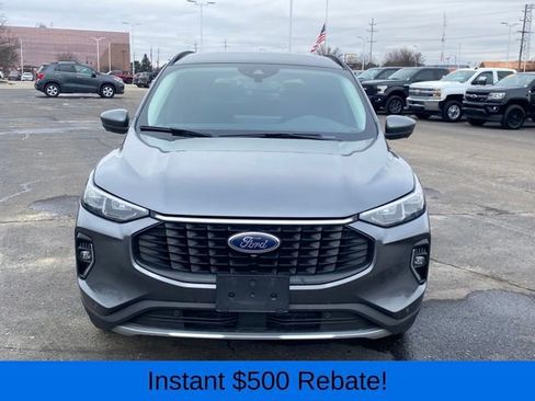 Used 2023 Ford Escape Platinum image 2