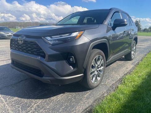 Used 2023 Toyota RAV4 XLE Premium AWD/4WD image 6
