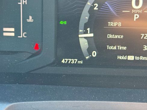 Used 2024 Toyota Tacoma TRD Sport AWD/4WD image 17