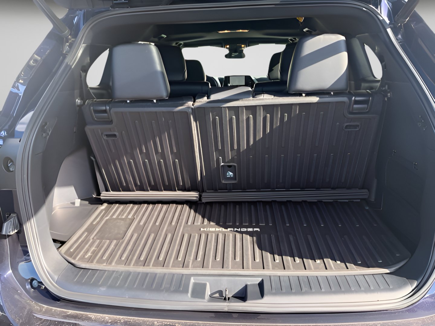 Used 2023 Toyota Highlander XSE AWD/4WD image 19