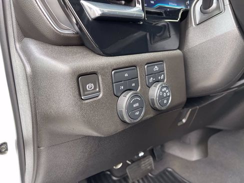 Used 2024 Chevrolet Silverado 2500 LT w/ Convenience Package AWD/4WD image 8