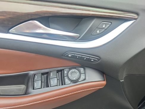 Used 2018 Buick Enclave Avenir w/ Avenir Technology Package AWD/4WD image 14