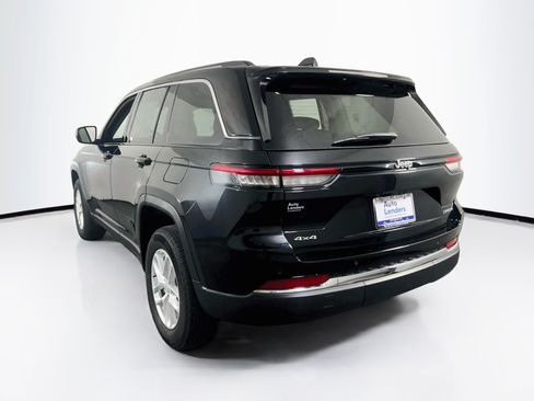 Used 2023 Jeep Grand Cherokee Laredo AWD/4WD image 7