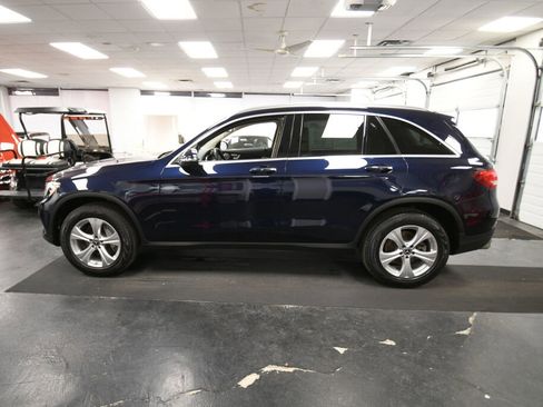 Used 2018 Mercedes-Benz GLC 300 4MATIC image 4