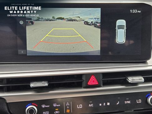 Certified 2025 Kia Sorento EX w/ Panoramic Sunroof Package FWD image 16