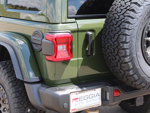 Used 2021 Jeep Wrangler Unlimited Rubicon w/ Xtreme Recon 35" Tire Package AWD/4WD image 7