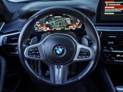 Used 2023 BMW M550i xDrive w/ Dynamic Handling Package image 26