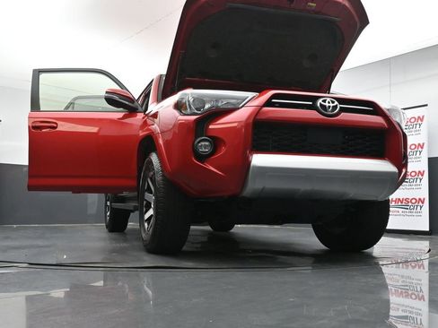Used 2024 Toyota 4Runner TRD Off-Road Premium AWD/4WD image 44