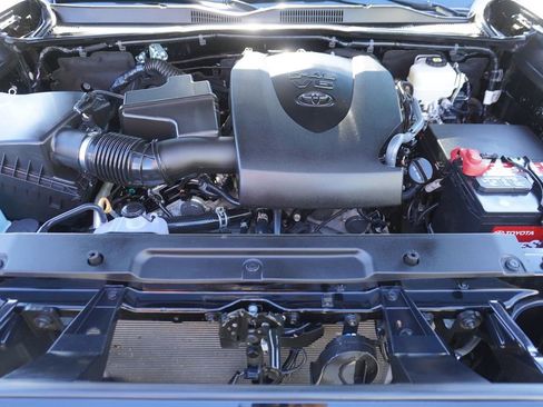 Certified 2023 Toyota Tacoma TRD Off-Road w/ Black Out Package (TMS) AWD/4WD image 22