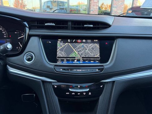 Used 2018 Cadillac XT5 Luxury w/ Driver Awareness Package image 14