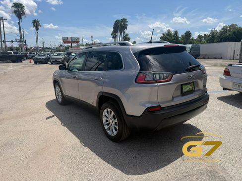 Used 2019 Jeep Cherokee Latitude w/ Popular Appearance Group FWD image 12