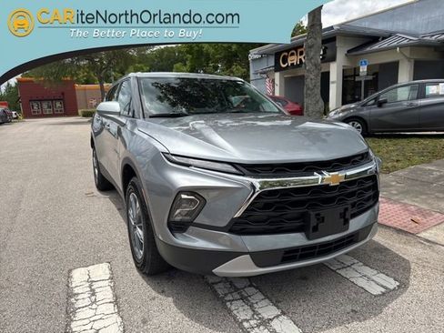 Used 2025 Chevrolet Blazer LT image 1