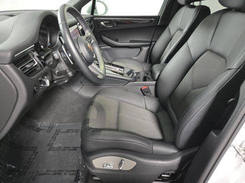 Used 2023 Porsche Macan AWD/4WD image 11