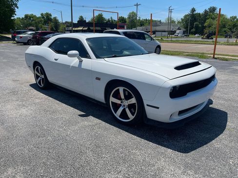 Used 2011 Dodge Challenger SRT8 RWD image 4