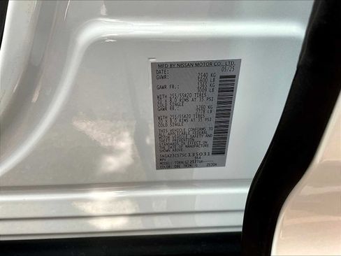 New 2025 Nissan Murano SL image 18