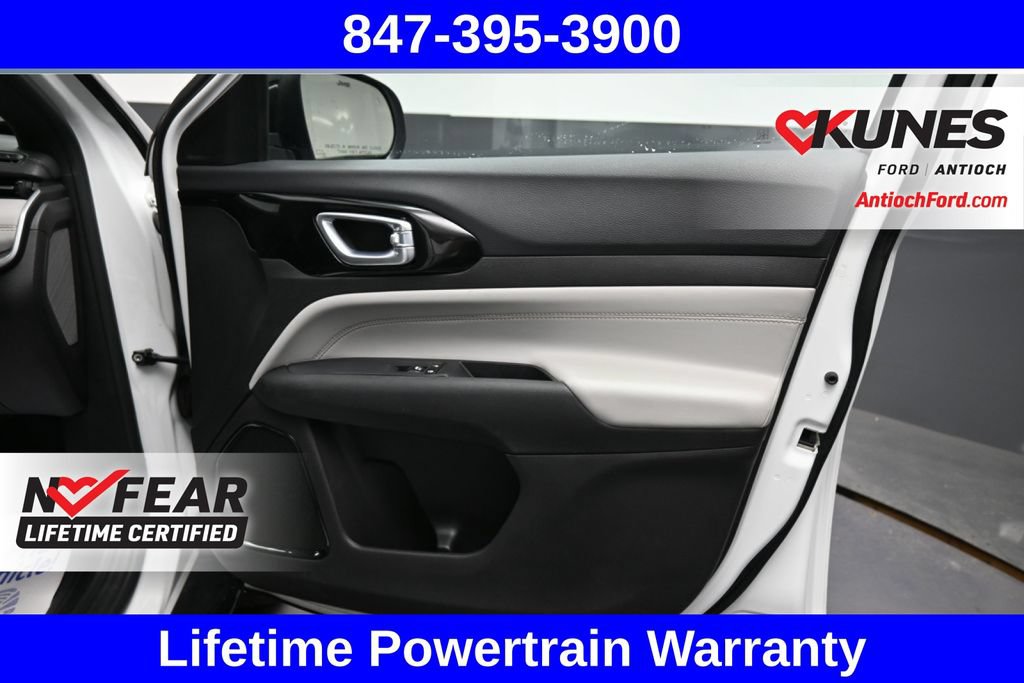 Used 2025 Jeep Compass Limited AWD/4WD image 18