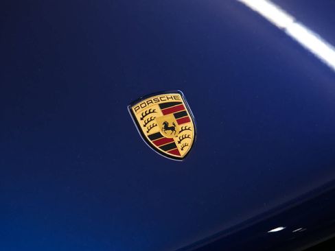 Certified 2023 Porsche Macan AWD/4WD image 17
