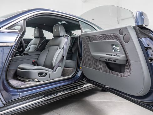 Used 2025 Rolls-Royce Spectre w/ Spectre Launch Package AWD/4WD image 23