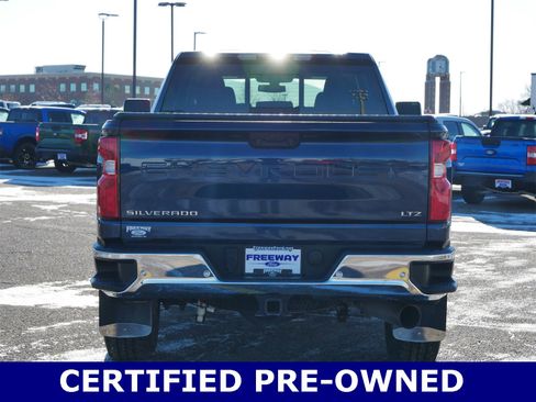 Used 2022 Chevrolet Silverado 3500 LTZ w/ LTZ Convenience Package image 4
