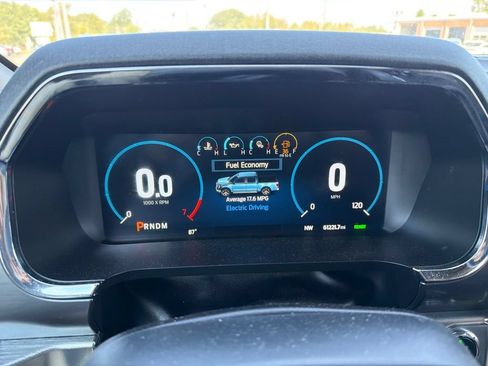 Used 2023 Ford F150 Lariat AWD/4WD image 7