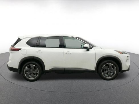 Used 2025 Nissan Rogue SV AWD/4WD image 8