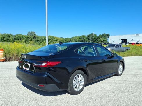 Used 2025 Toyota Camry LE FWD image 3