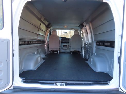 Used 2013 Ford E-250 and Econoline 250 image 10