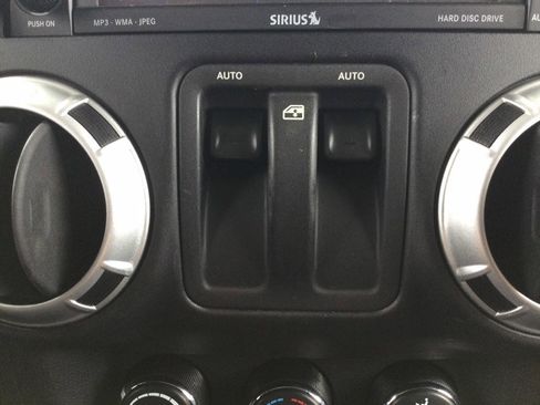 Used 2012 Jeep Wrangler Sahara w/ Connectivity Group image 29