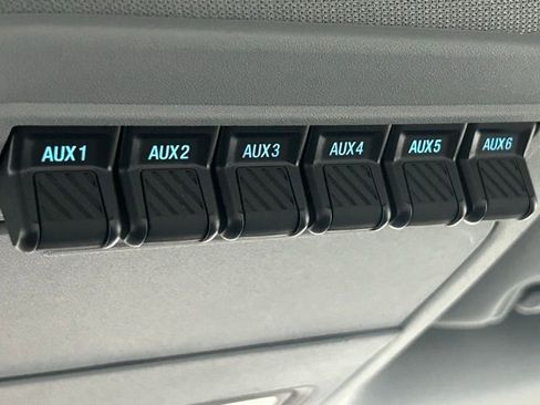 Used 2025 Ford F250 XL w/ XL Chrome Package image 6