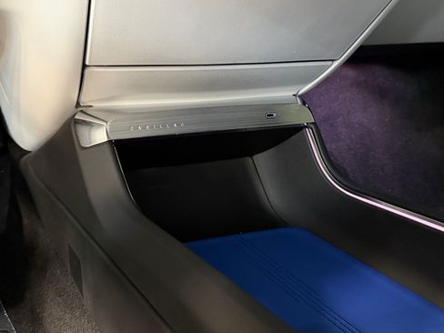 Certified 2024 Cadillac Lyriq Luxury RWD image 35
