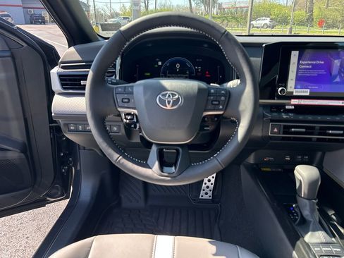 New 2026 Toyota Camry SE FWD image 21