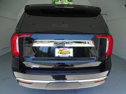 Certified 2023 GMC Yukon SLT w/ SLT Premium Package AWD/4WD image 22