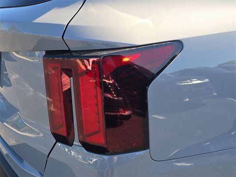 New 2026 Kia Sorento S image 11