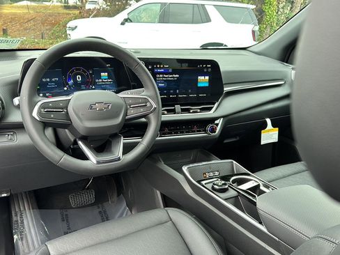 New 2026 Chevrolet Equinox LT w/ Convenience Package II image 16