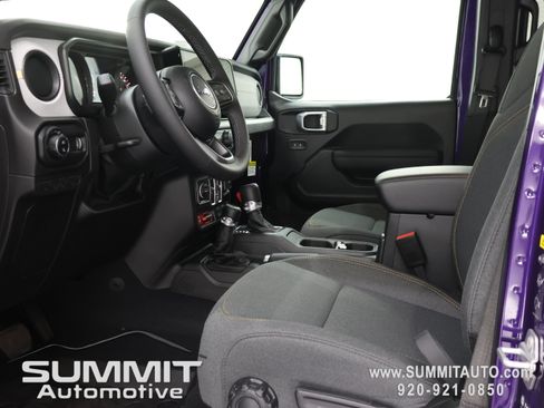 New 2026 Jeep Gladiator Sport AWD/4WD image 8